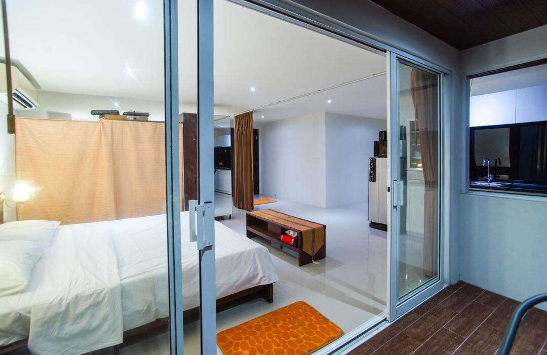 Phuketbnbdotcom 2 Bedrooms 2 Balconies Oceanpoolviews Appartamento *