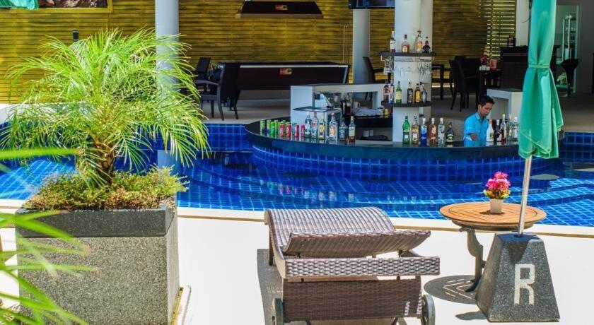 Phuketbnbdotcom 2 Bedrooms 2 Balconies Oceanpoolviews Appartamento Patong