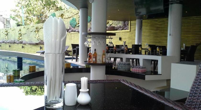 Phuketbnbdotcom 2 Bedrooms 2 Balconies Oceanpoolviews Appartamento *
