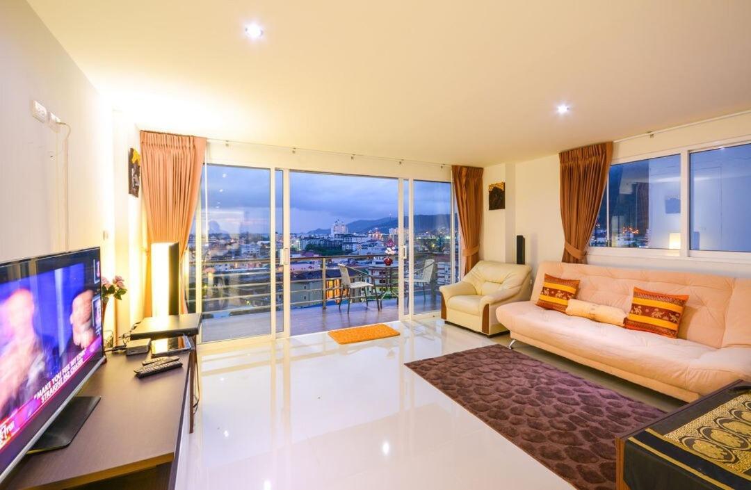 Phuketbnbdotcom 2 Bedrooms 2 Balconies Oceanpoolviews Appartamento Patong