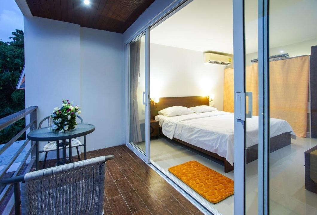 Appartamento Phuketbnbdotcom 2 Bedrooms 2 Balconies Oceanpoolviews *