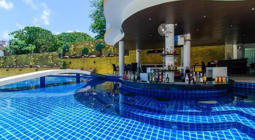 Phuketbnbdotcom 2 Bedrooms 2 Balconies Oceanpoolviews Appartamento