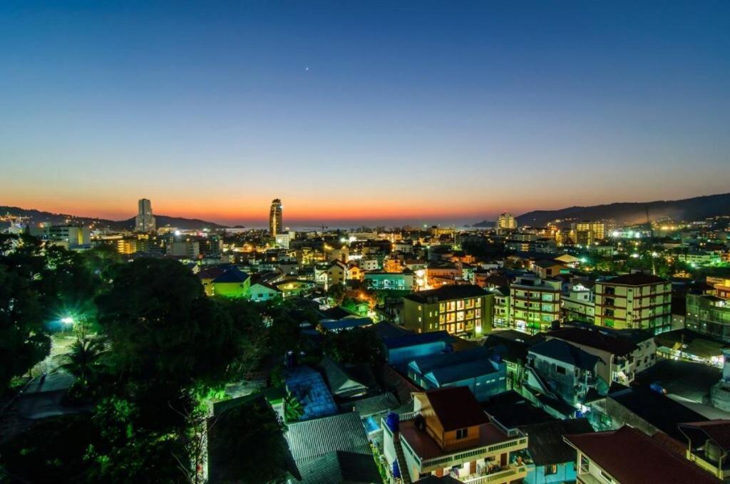 Appartamento Phuketbnbdotcom 2 Bedrooms 2 Balconies Oceanpoolviews *